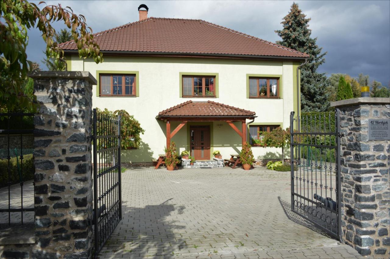 Čáslav Penzion U Horskych מראה חיצוני תמונה